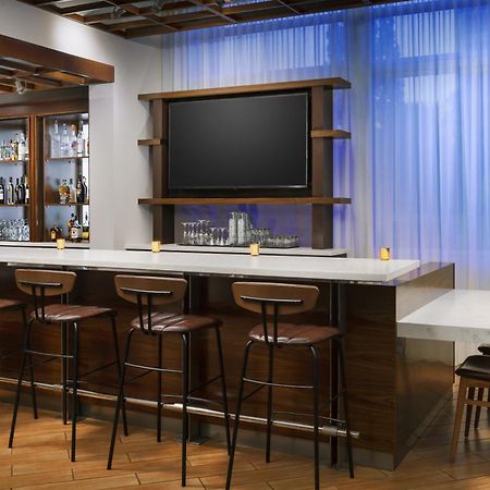 Courtyard By Marriott Los Angeles Woodland Hills Exterior photo