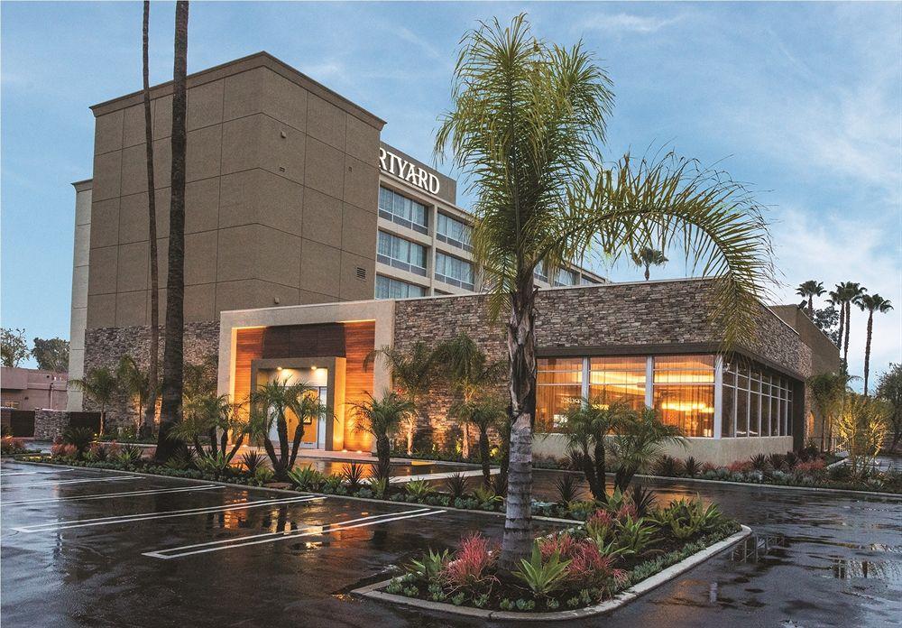 Courtyard By Marriott Los Angeles Woodland Hills Exterior photo