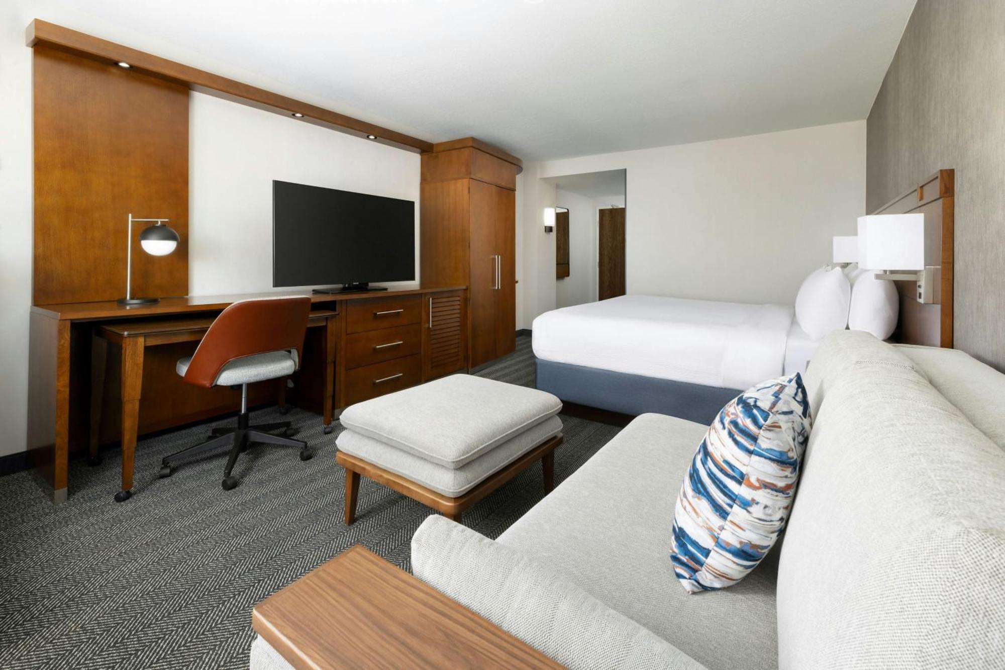 Courtyard By Marriott Los Angeles Woodland Hills Exterior photo