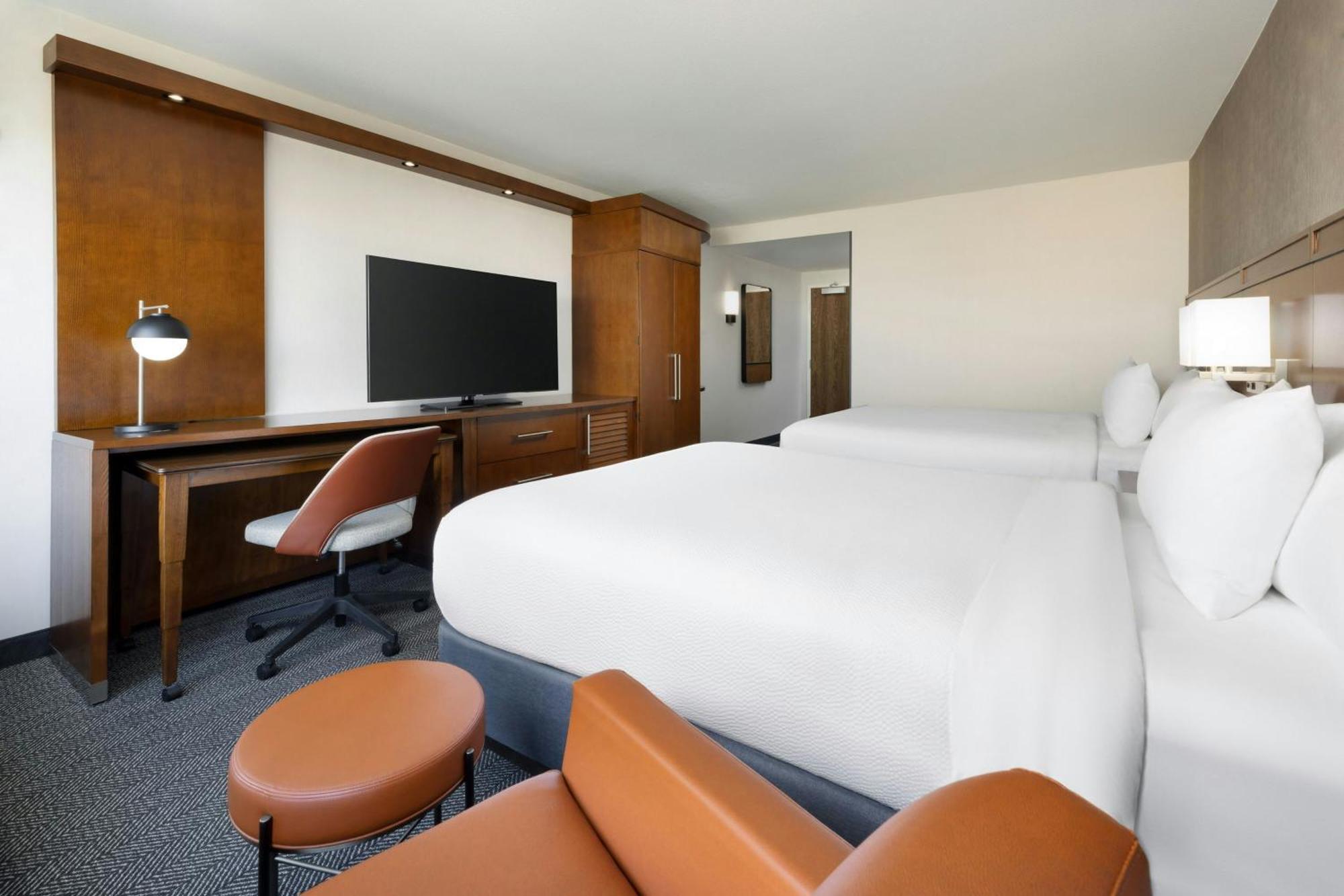 Courtyard By Marriott Los Angeles Woodland Hills Exterior photo