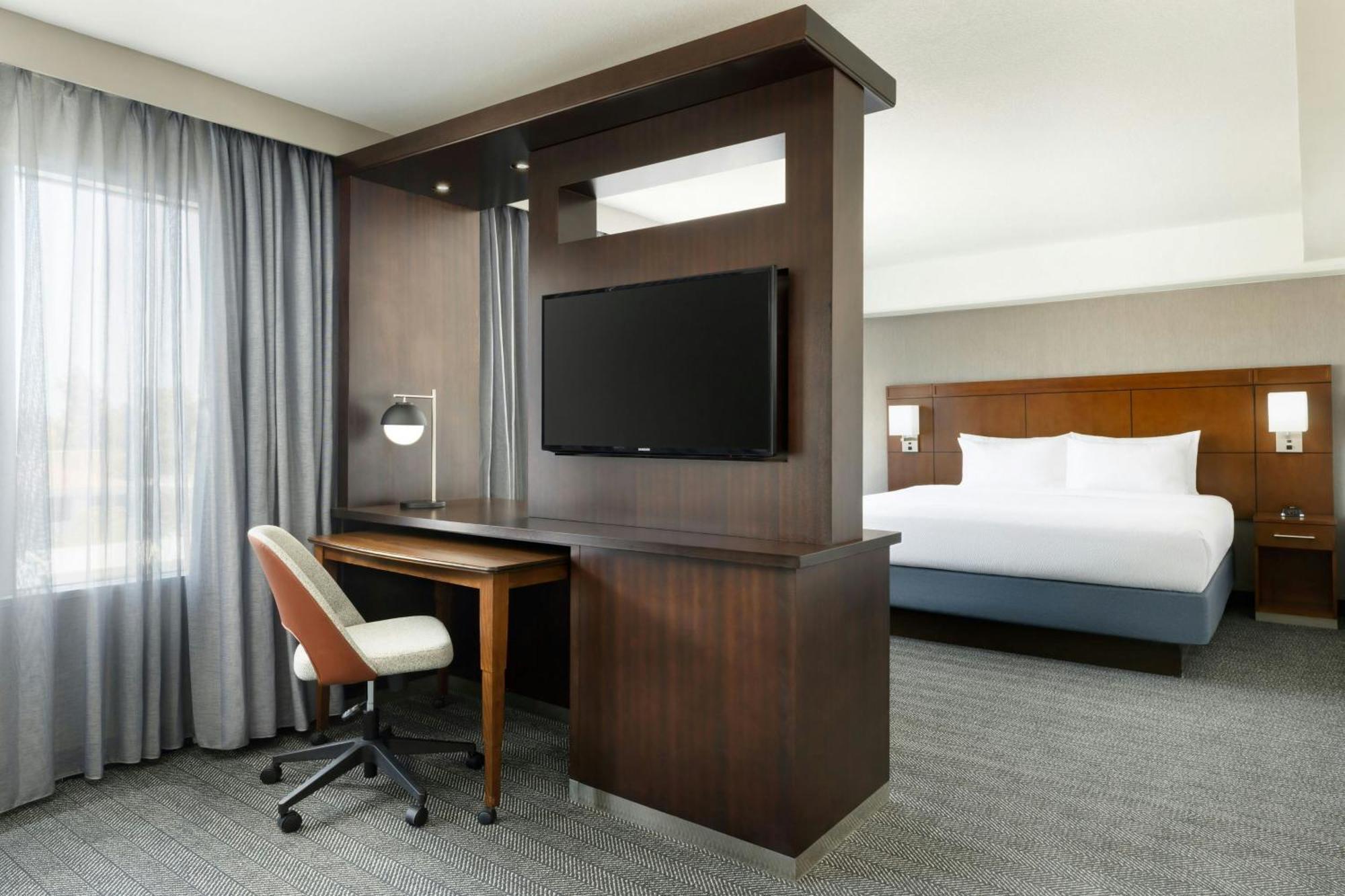 Courtyard By Marriott Los Angeles Woodland Hills Exterior photo